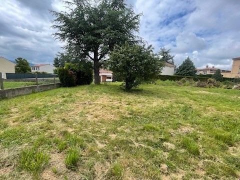 Terrain à bâtir de 606 m² à LA TALAUDIERE (42)