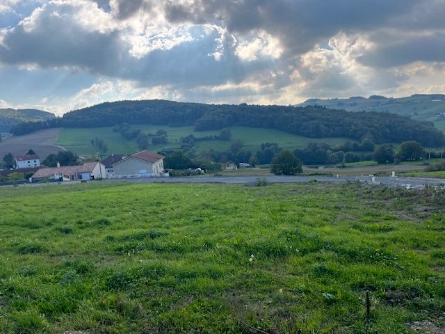 Terrain à bâtir de 670 m² à MARCENOD (42)