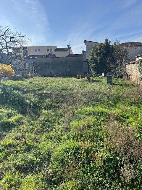 Terrain à bâtir de 400 m² à ANDREZIEUX-BOUTHEON (42)